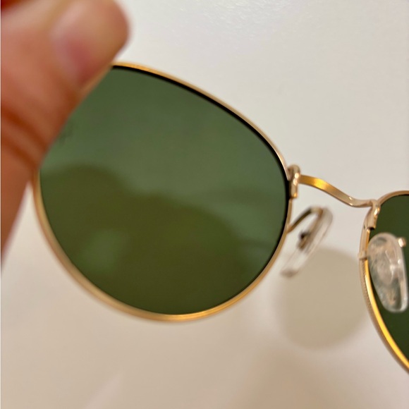 Like-New RayBan RB3447 Round Metal Unisex Sunglasses - Picture 9 of 14